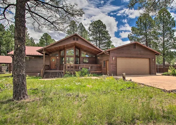 Yard, Grill & Games: Spacious In Lakeside! Holiday home *