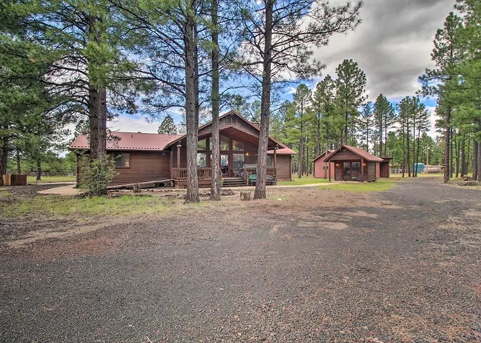 Holiday home Yard, Grill & Games: Spacious In Lakeside!
