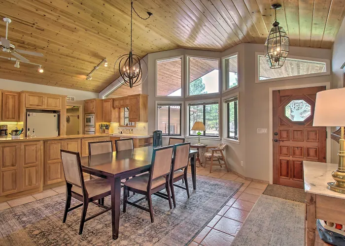 Yard, Grill & Games: Spacious In Lakeside!